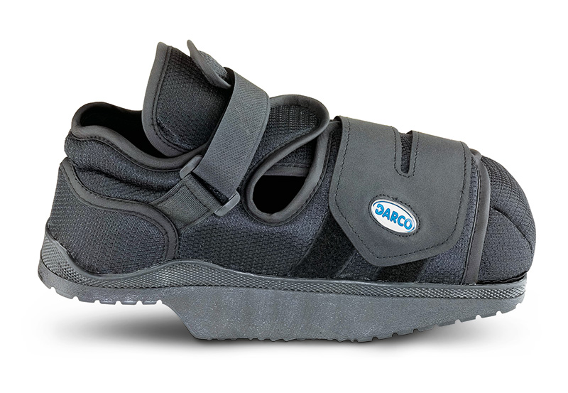 Darco R Fersenentlastungsschuhe
zur gezielten Entlastung der Ferse z.B. zur Abheilung von Ulcera im Fersenbereich, postoperativ nach Eingriffen bei Fersensporn (plantare Fasciitis) oder zur Druckentlastung nach
Frakturen